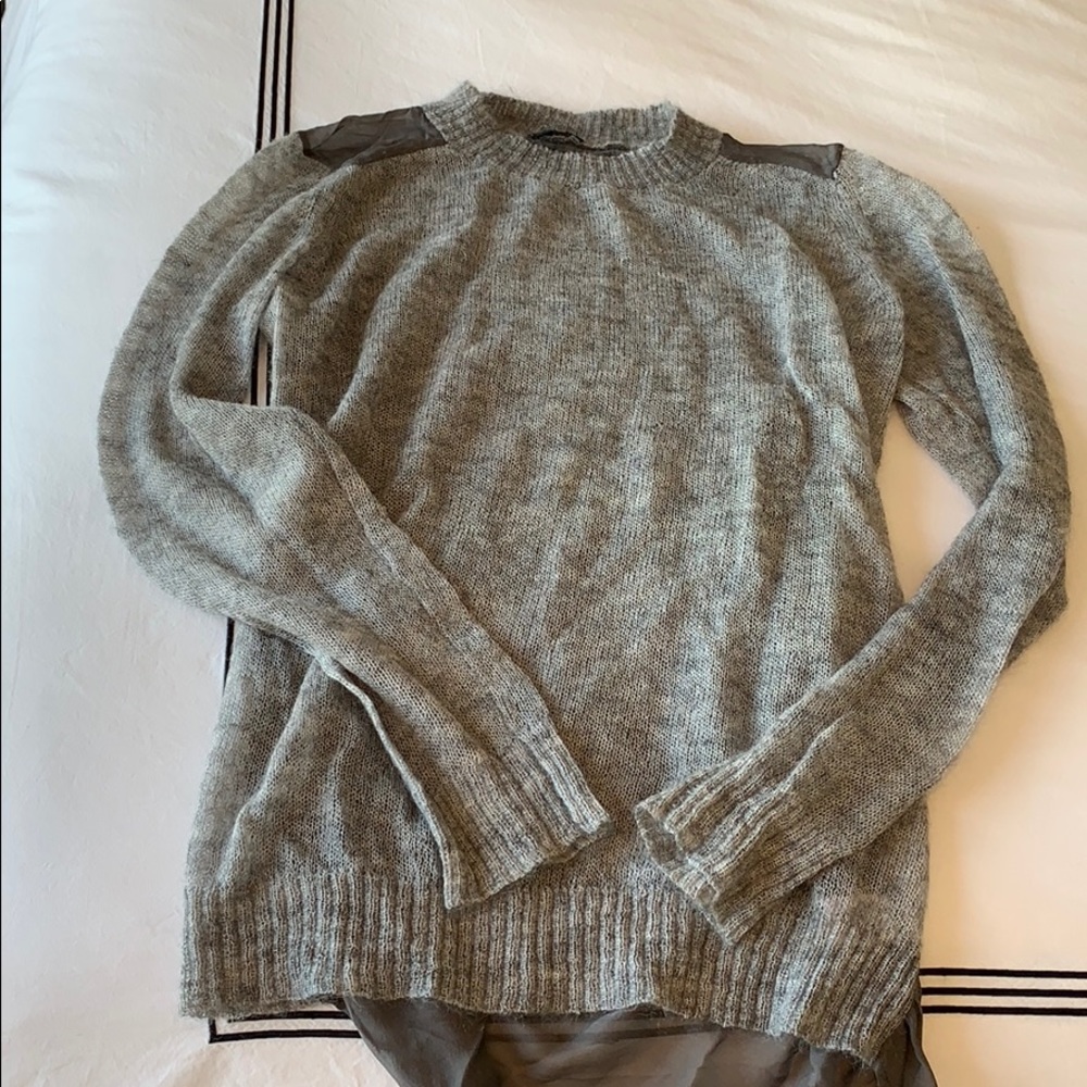 Theory gray sweater size Large